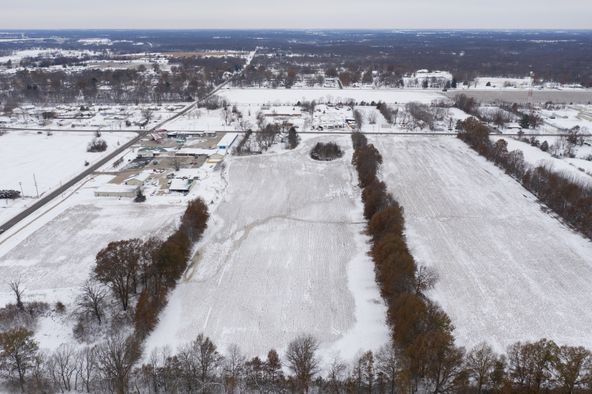 E Urbandale Dr and S Morley St: E Urbandale Dr & S Morley St, Moberly, MO 65270